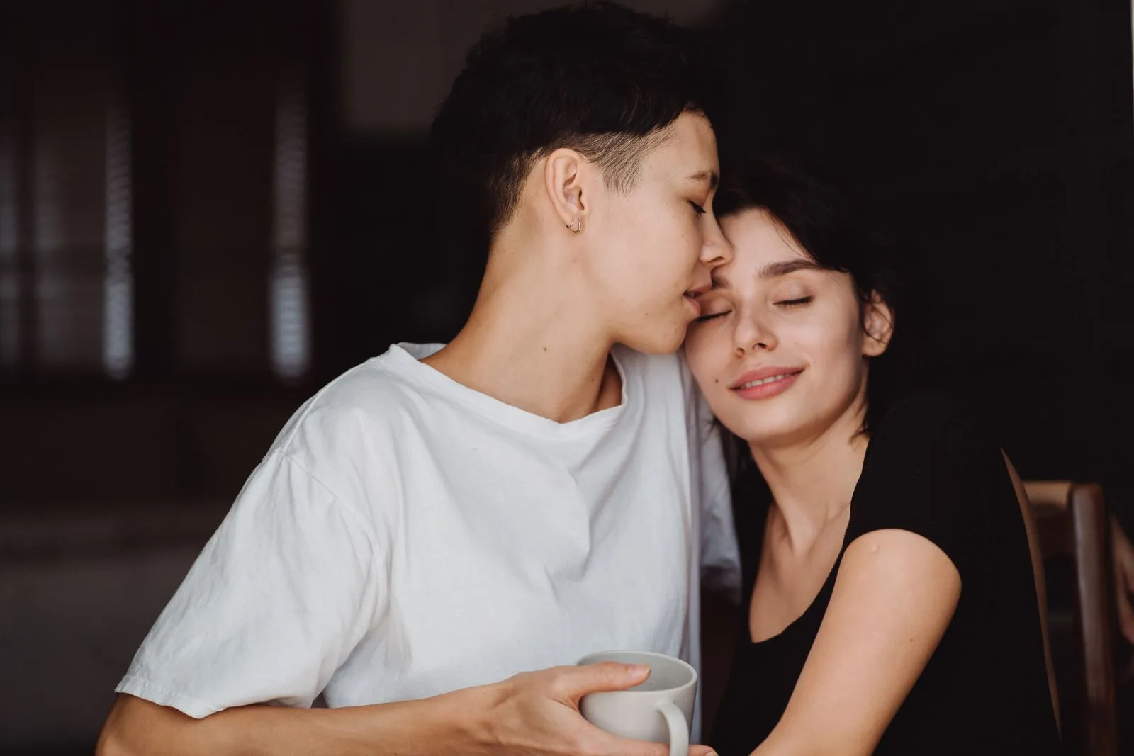 Attachment Styles in Early Dating: A Useful Map Without Diagnosing Yourself