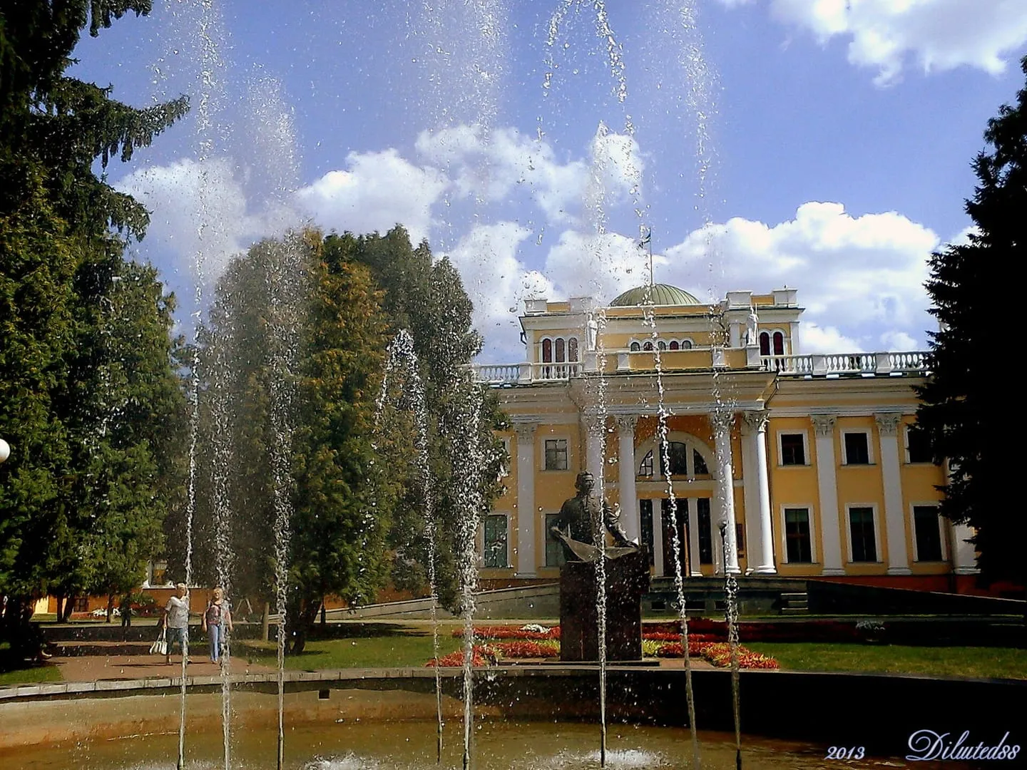 Дворцово-парковый ансамбль
