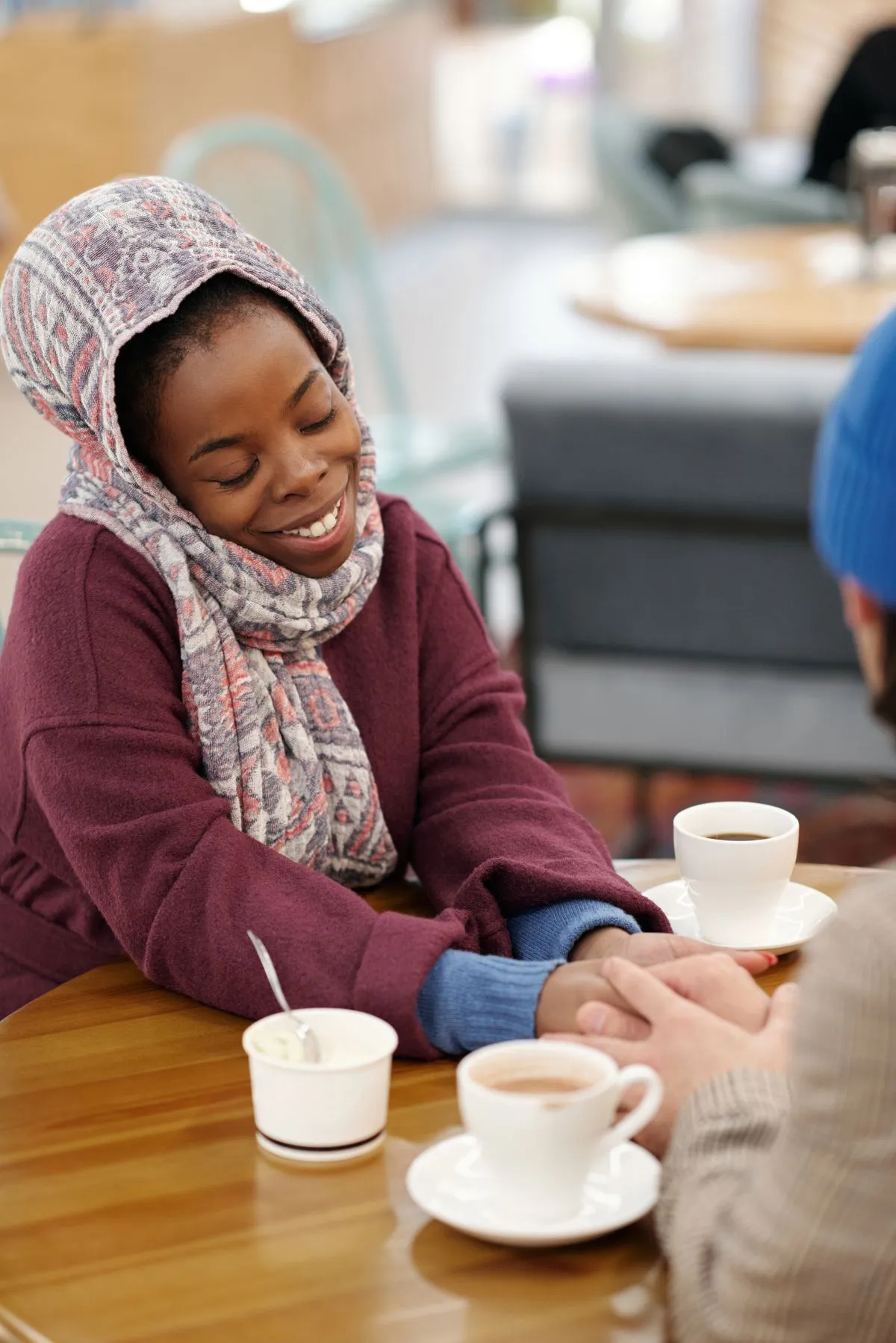 Gradual Self-Disclosure: How Much to Share on a First Date