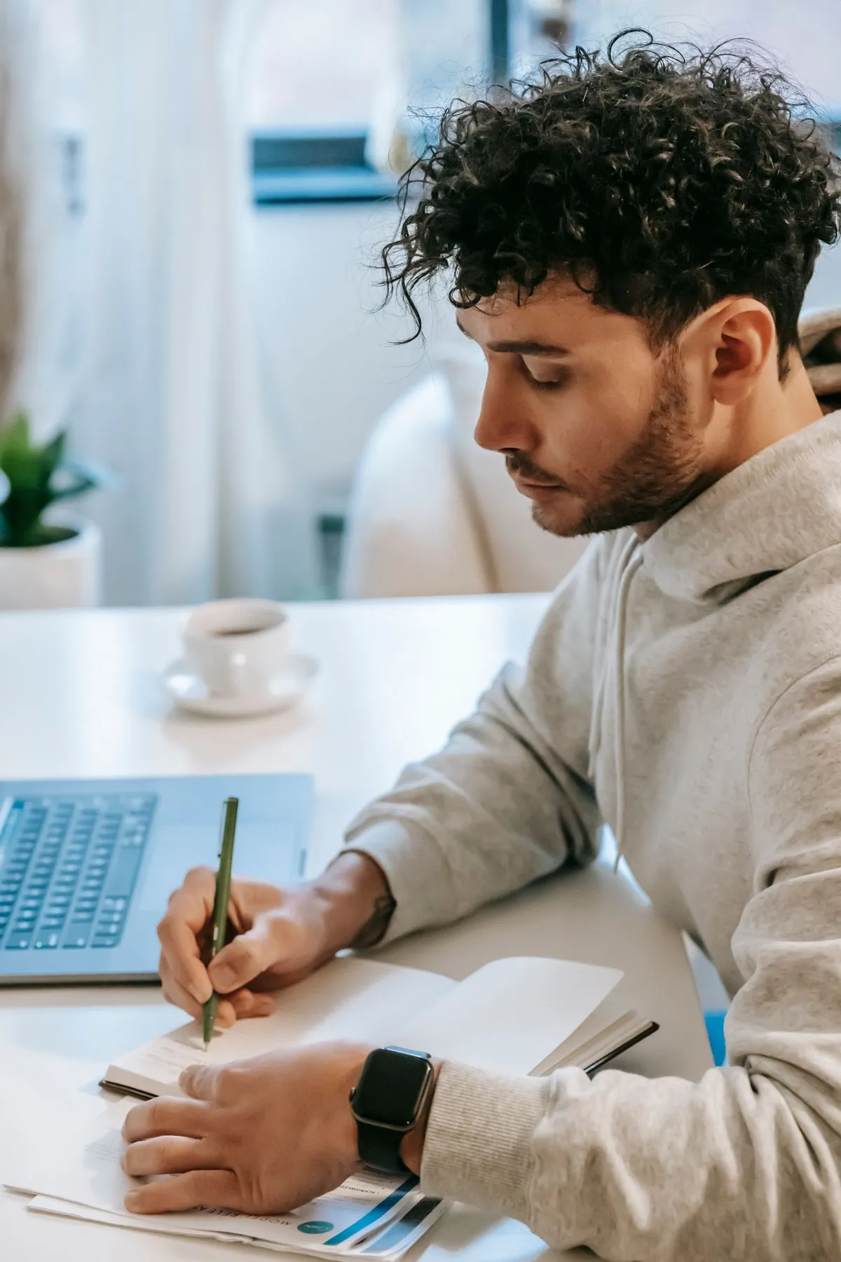 Intuition or a Checklist: What Should Guide Your Dating Choices?
