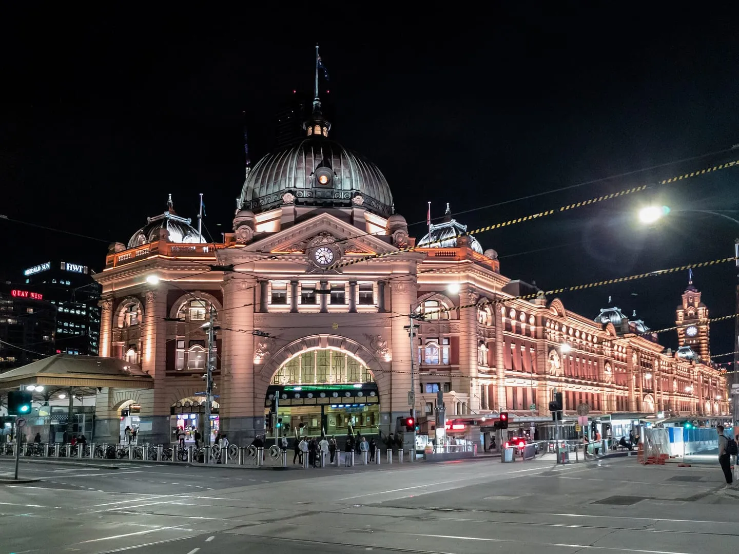 Flinders Street, Hosier Lane and the Yarra