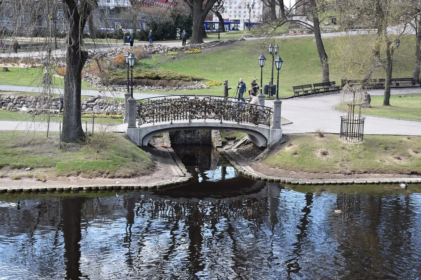 Бастейкалнский парк и Мост любви