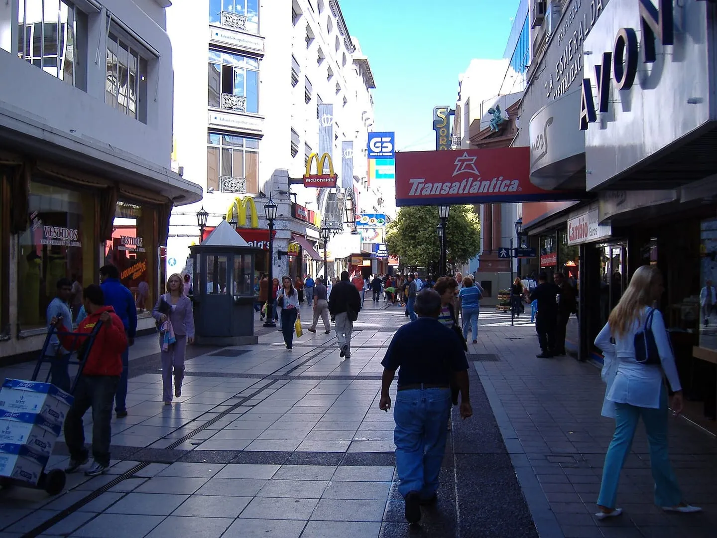 Mercado del Patio, Peatonal Córdoba y Paseo Pellegrini