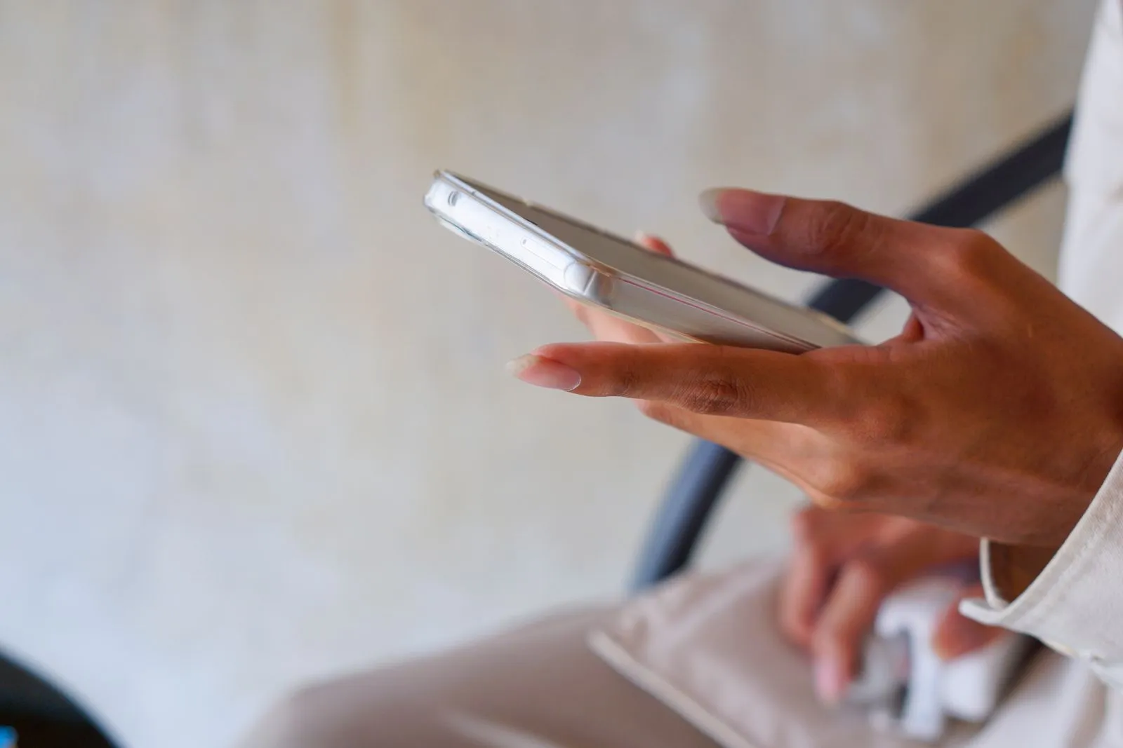 Consent in Sexting: What to Discuss Before Sharing Intimate Messages