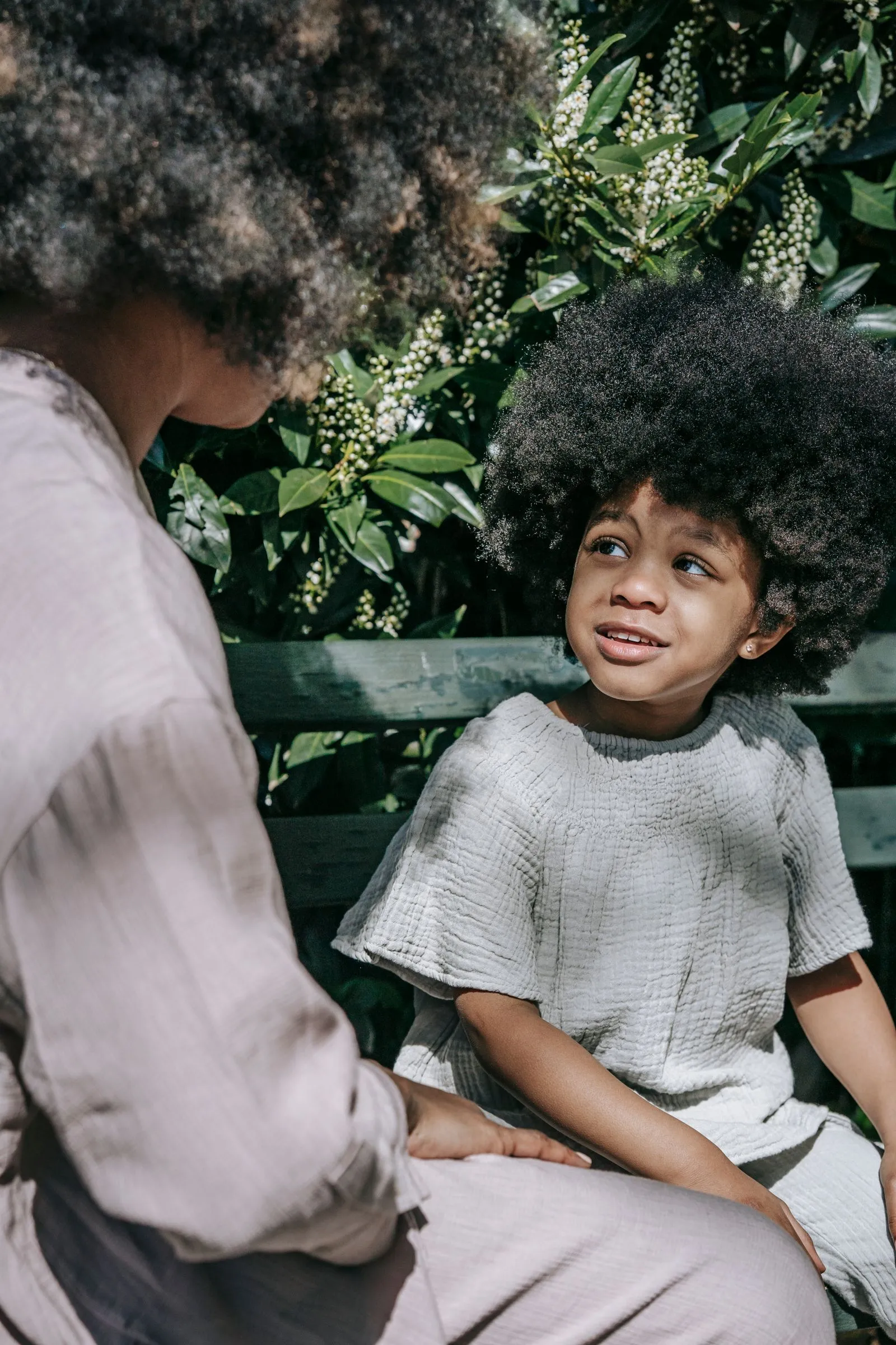 Dating as a Single Parent: Time, Boundaries, and Introducing a Child