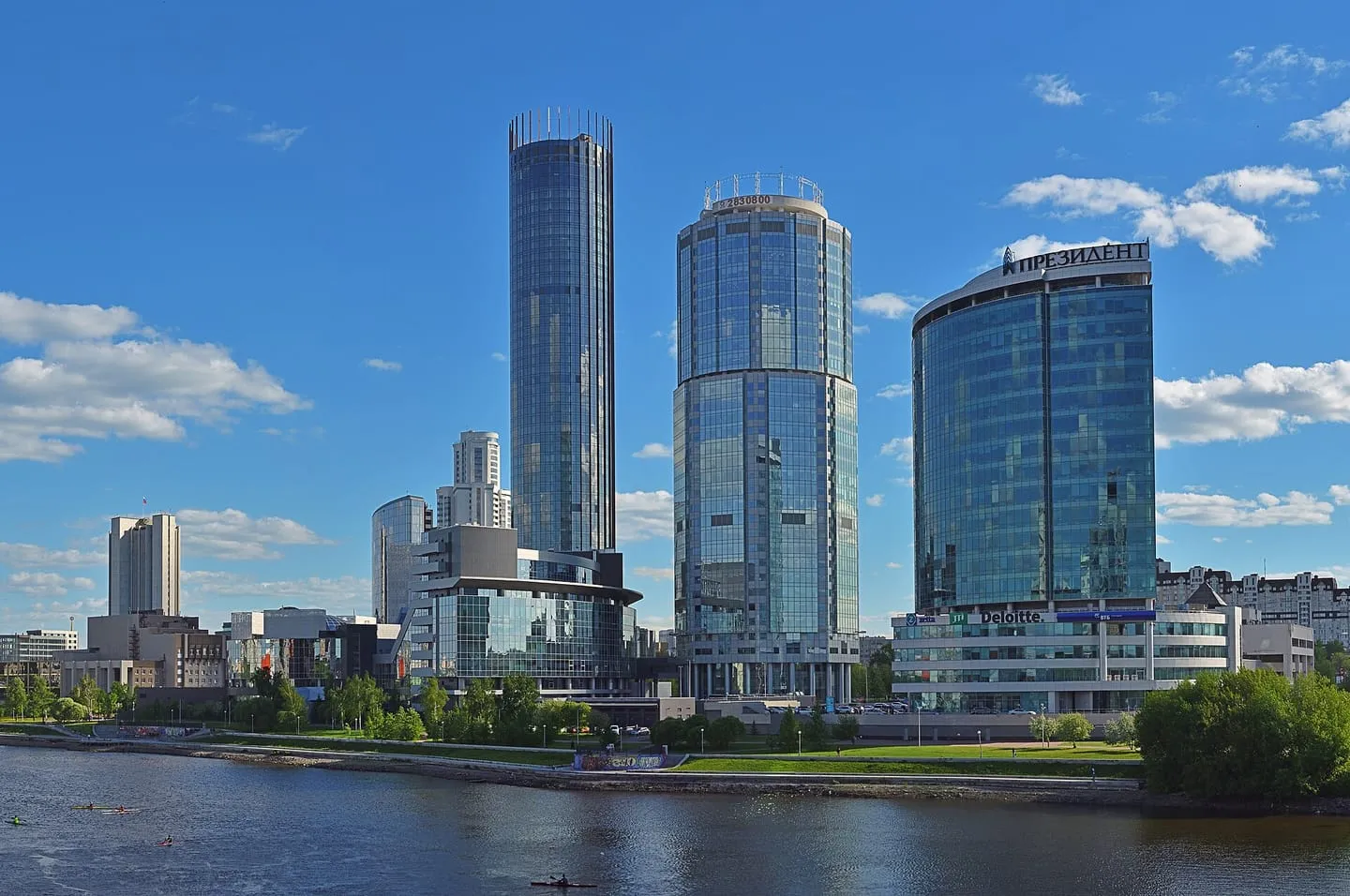 Ельцин Центр и набережная Городского пруда